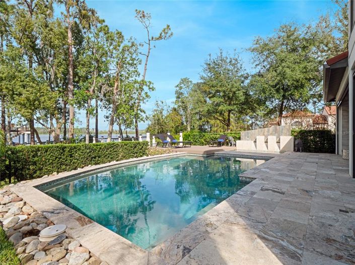 Image No.40-6 Bed Property for sale