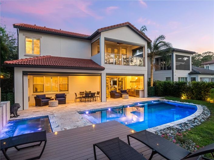 Image No.45-6 Bed Property for sale