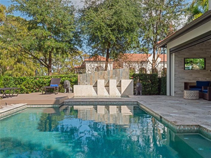 Image No.48-6 Bed Property for sale