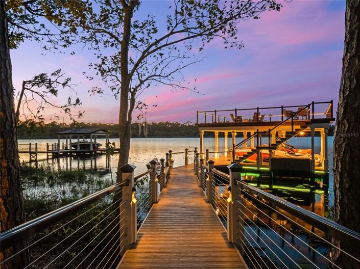 Image No.51-6 Bed Property for sale