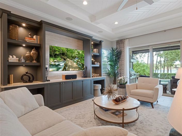 Image No.8-6 Bed Property for sale