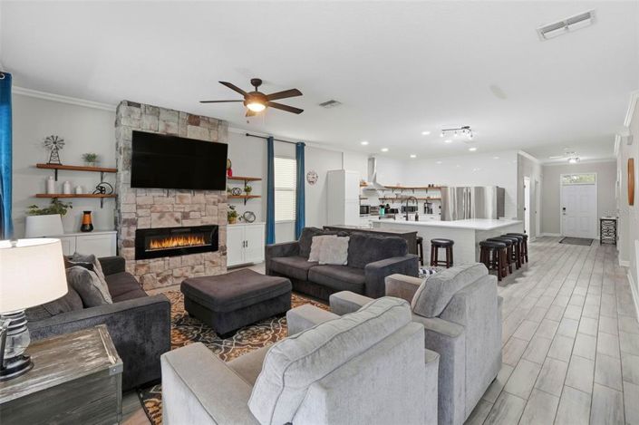 Image No.15-8 Bed Property for sale