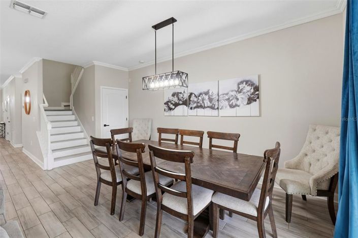 Image No.17-8 Bed Property for sale