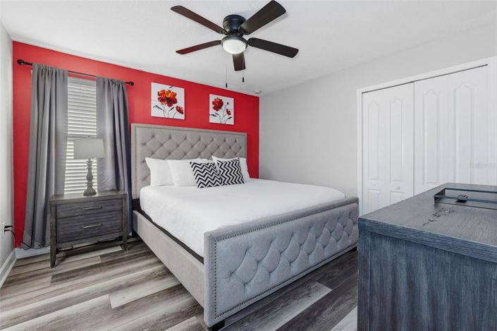 Image No.32-8 Bed Property for sale