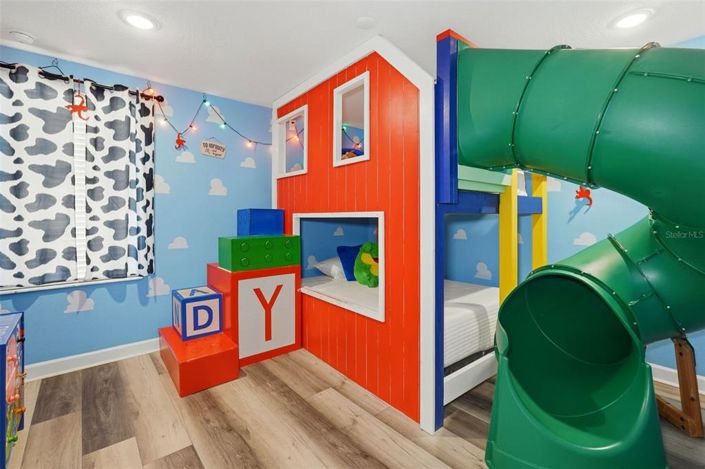 Image No.38-8 Bed Property for sale