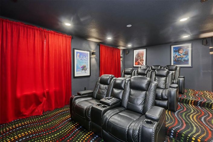 Image No.40-8 Bed Property for sale