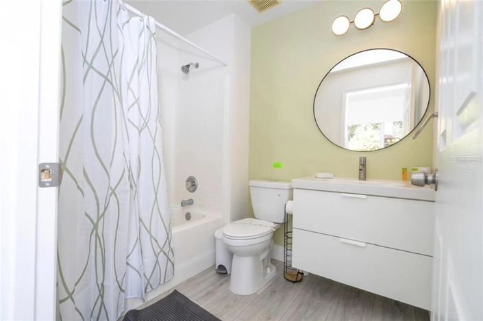 Image No.15-4 Bed Property for sale