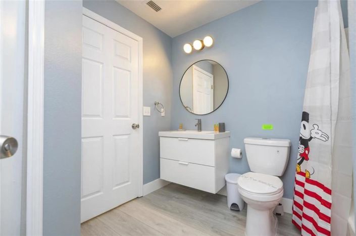 Image No.17-4 Bed Property for sale