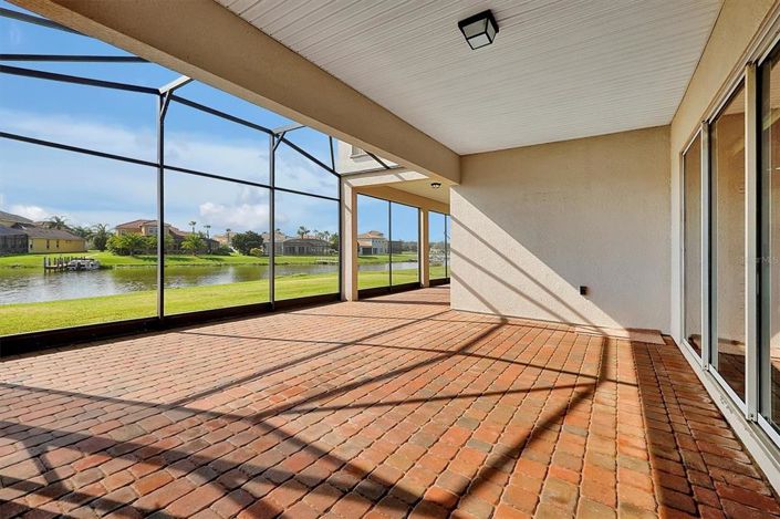 Image No.14-7 Bed Property for sale