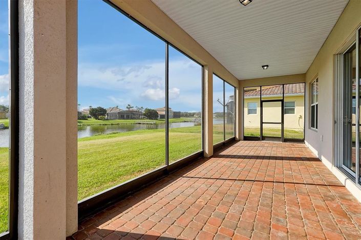 Image No.15-7 Bed Property for sale