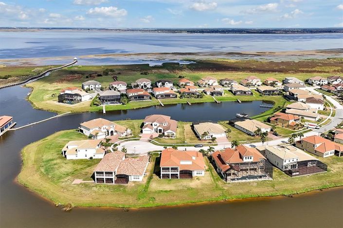 Image No.3-7 Bed Property for sale