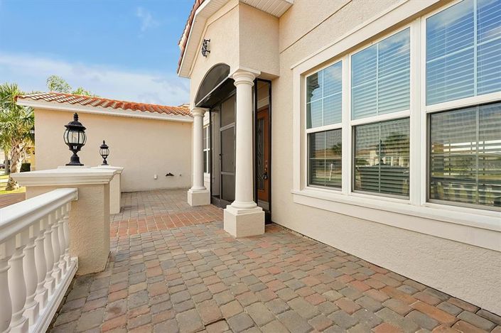 Image No.8-7 Bed Property for sale