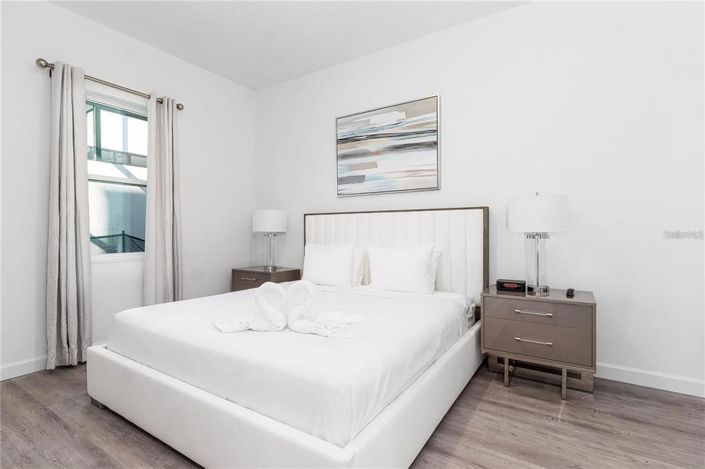 Image No.26-5 Bed Townhouse for sale