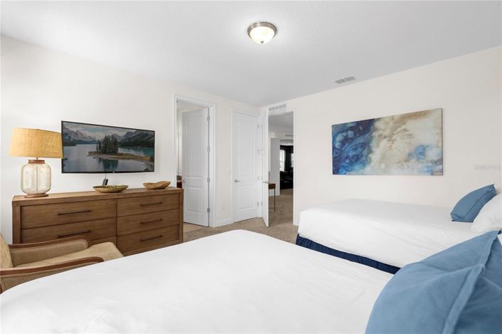 Image No.20-10 Bed Property for sale