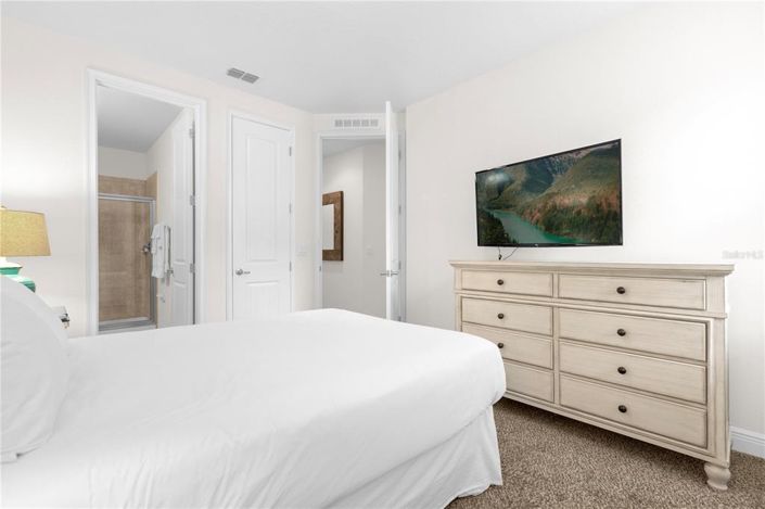 Image No.43-10 Bed Property for sale