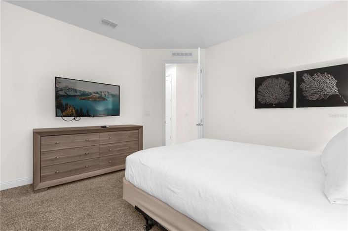 Image No.51-10 Bed Property for sale