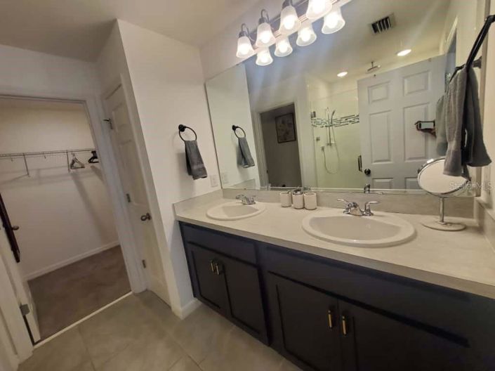 Image No.12-4 Bed Townhouse for sale