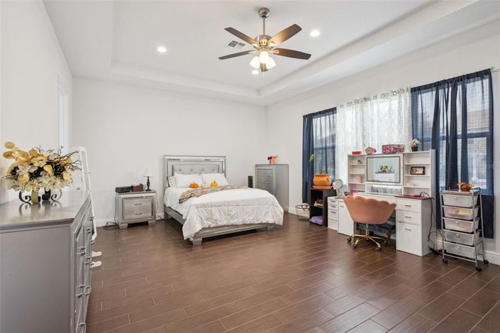 Image No.13-4 Bed Property for sale