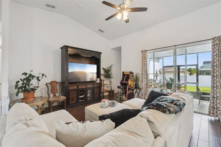 Image No.6-4 Bed Property for sale