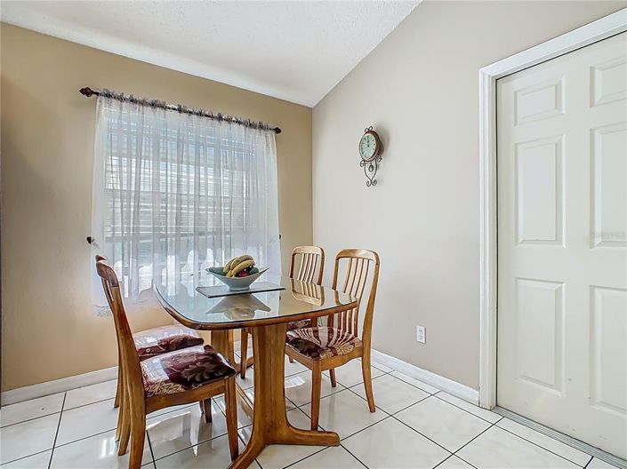 Image No.10-Propriété de 4 chambres à vendre à Davenport