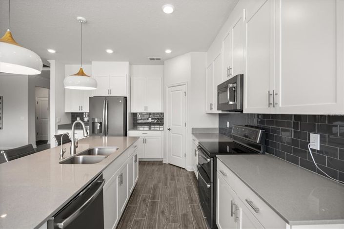 Image No.10-4 Bed Property for sale