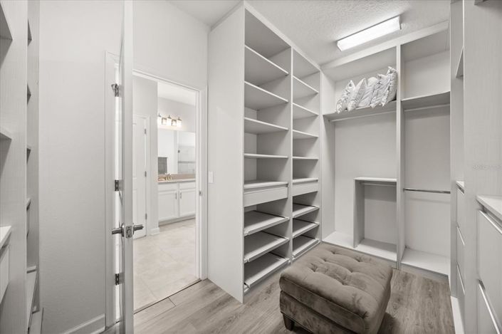 Image No.24-4 Bed Property for sale