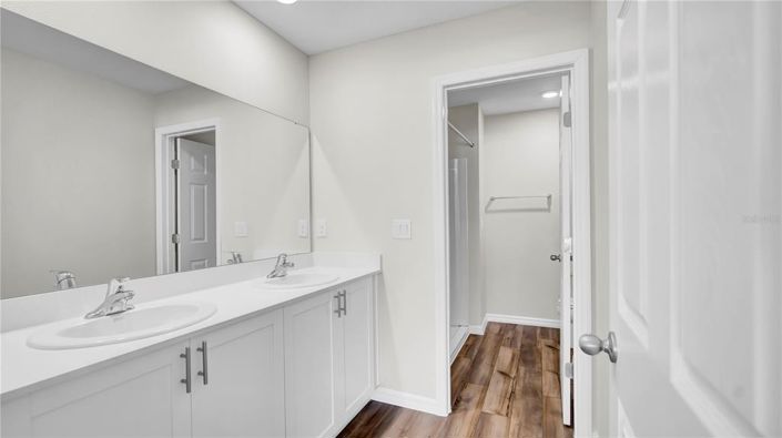 Image No.19-3 Bed Townhouse for sale