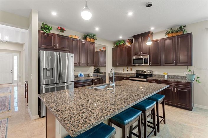 Image No.12-4 Bed Property for sale