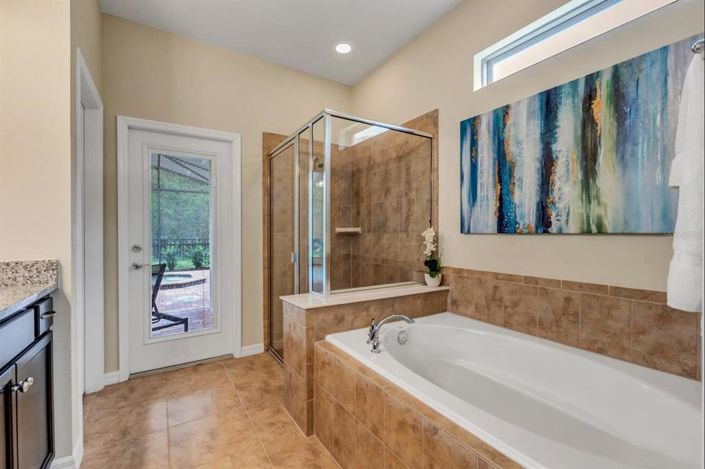 Image No.16-8 Bed Property for sale