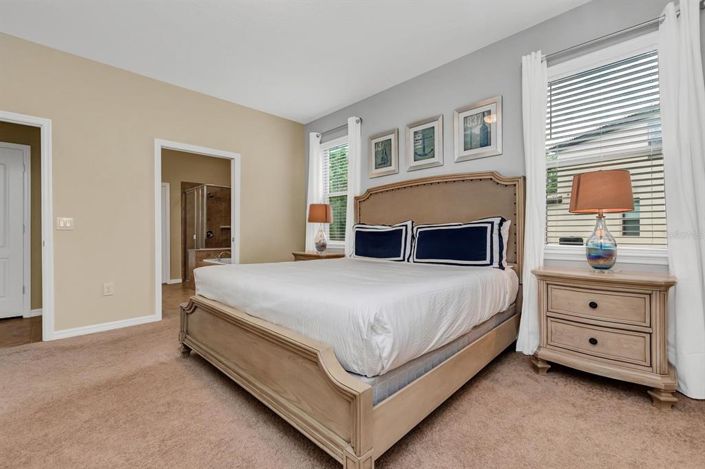 Image No.18-8 Bed Property for sale