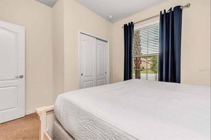 Image No.20-8 Bed Property for sale