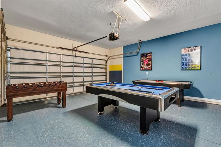 Image No.23-8 Bed Property for sale