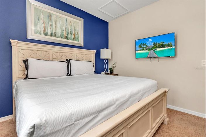 Image No.25-8 Bed Property for sale