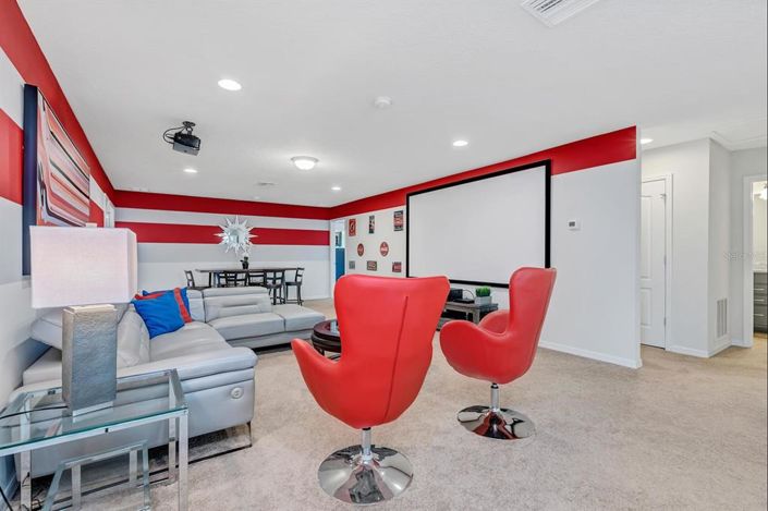 Image No.27-8 Bed Property for sale