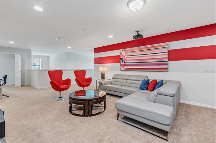 Image No.28-8 Bed Property for sale