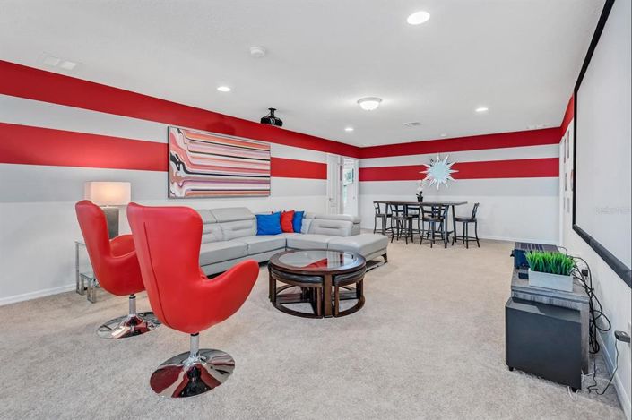 Image No.30-8 Bed Property for sale