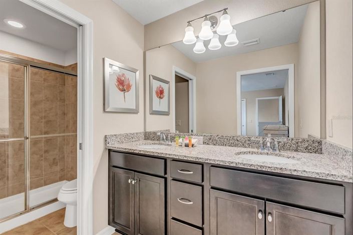 Image No.36-8 Bed Property for sale