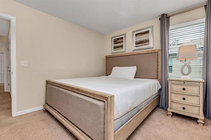 Image No.40-8 Bed Property for sale