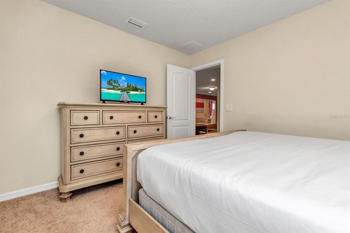 Image No.44-8 Bed Property for sale