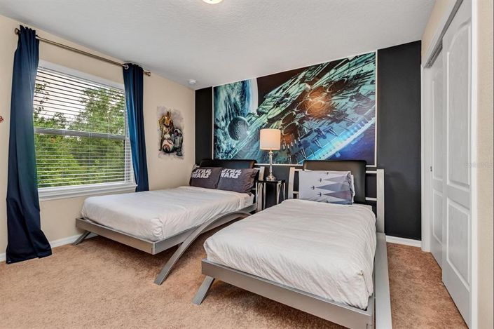 Image No.50-8 Bed Property for sale