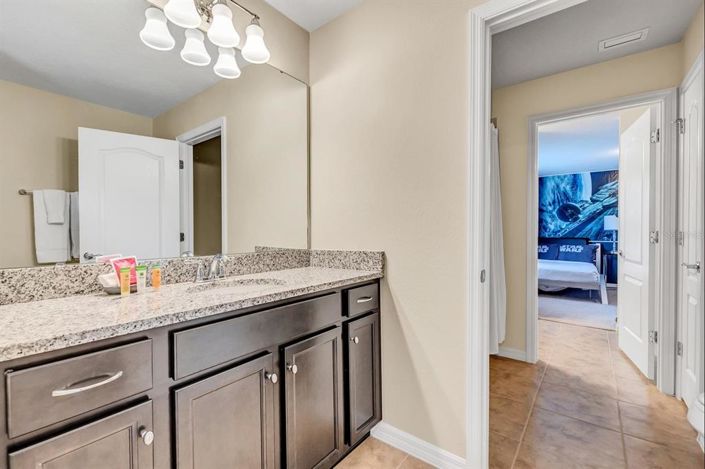 Image No.54-8 Bed Property for sale