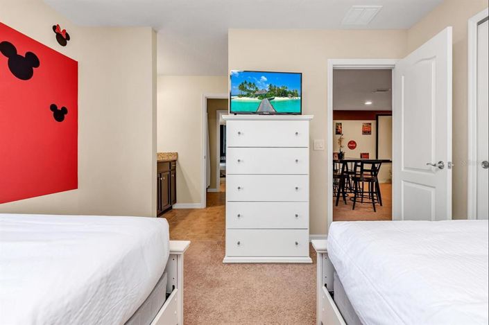 Image No.57-8 Bed Property for sale