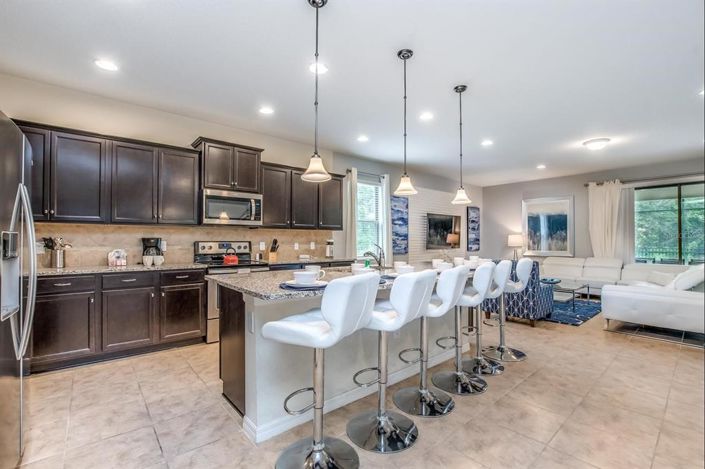 Image No.9-8 Bed Property for sale