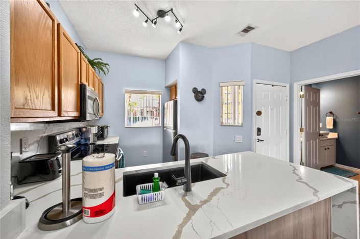 Image No.11-3 Bed Townhouse for sale