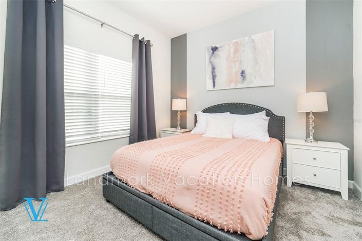 Image No.14-5 Bed Townhouse for sale