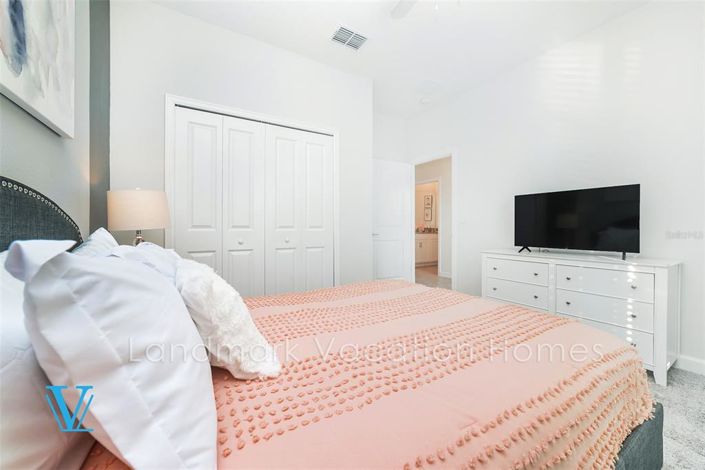 Image No.15-5 Bed Townhouse for sale