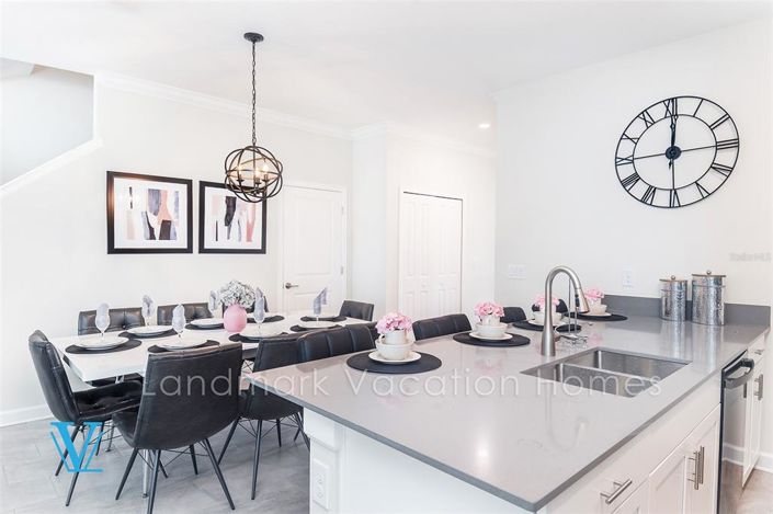 Image No.8-5 Bed Townhouse for sale