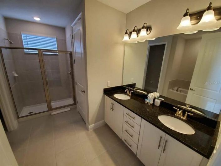 Image No.32-6 Bed Property for sale