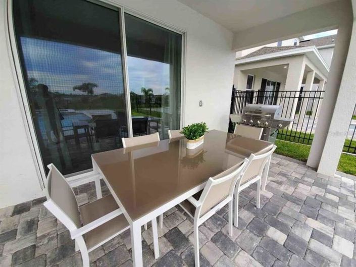 Image No.50-6 Bed Property for sale