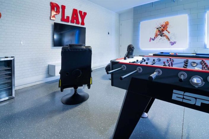 Image No.52-6 Bed Property for sale